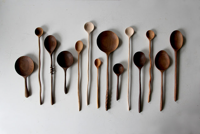 hand_carved_walnut_spoons_wood