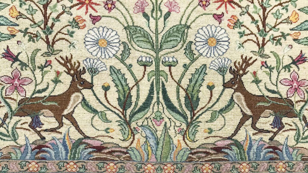 Sju sorters blommor – en iransk matta inspirerad av det svenska landskapet